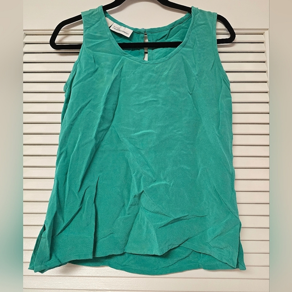 Dana Buchman - 100% Silk Lightweight Sleeveless Top With Back Keyhole Detail